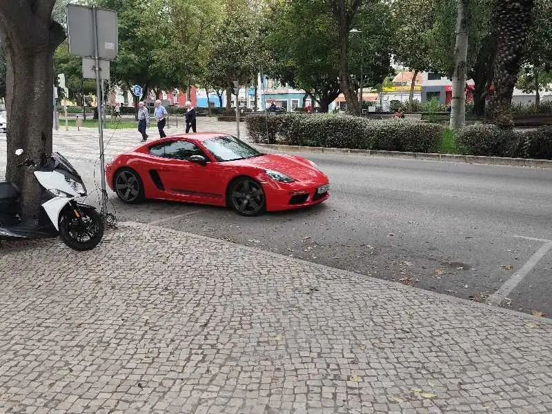 Porsche 718 Cayman (2021) spotted in Setúbal, Portugal