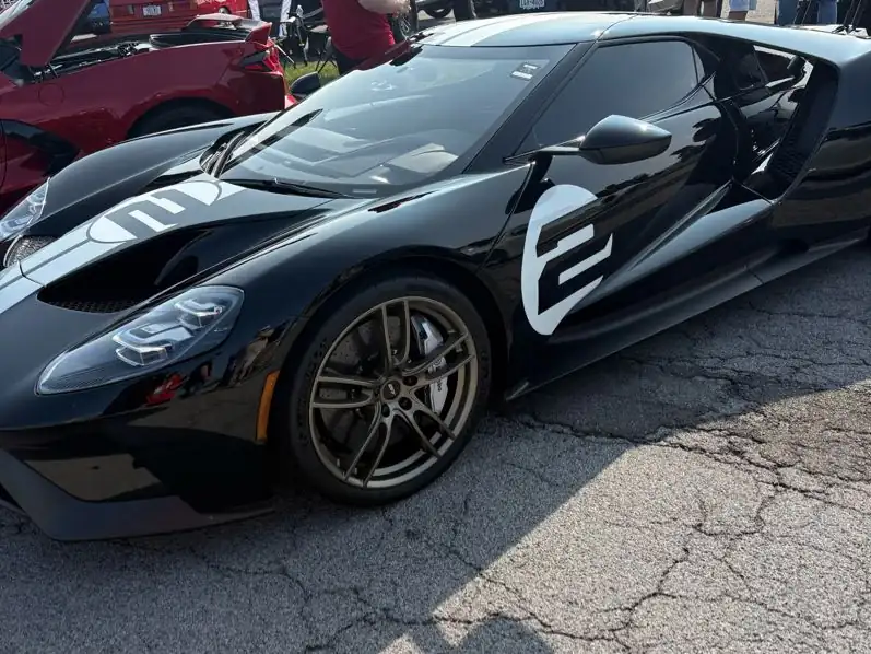 Ford GT (2017) spotted in Amherst, United States