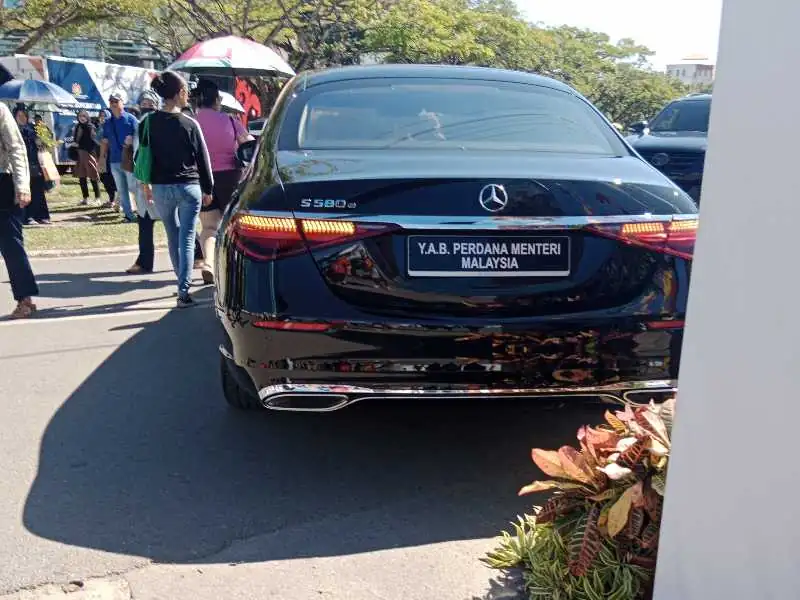Mercedes-Benz S580 (2021) spotted in Miri, Malaysia