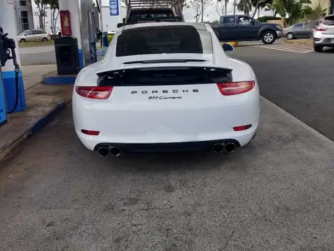 Porsche 911 Carrera spotted in Honolulu