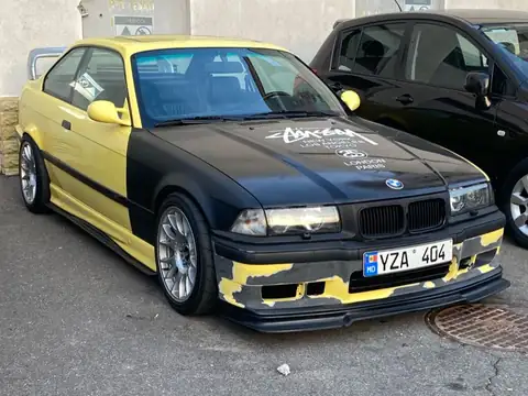 BMW M3 E30 spotted in Chisinau, Moldova