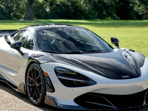 McLaren 720S (2017) spotted in Zahlé, Lebanon