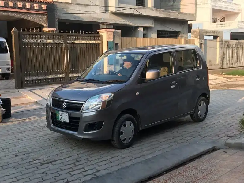 Suzuki Wagon R (2017) spotted in Lahore, Pakistan