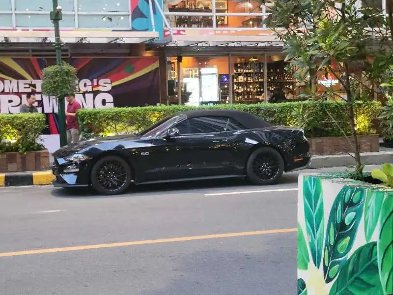 Ford Mustang GT (2020) spotted in Makati City, Philippines
