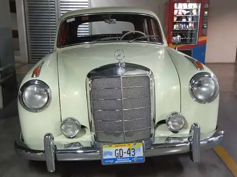 Mercedes-Benz W120 (1953) spotted in Guadalajara, Mexico