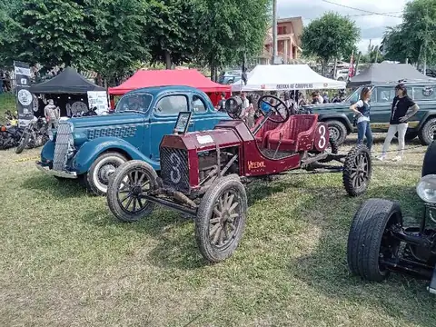 Veedol Vintage Race Car spotted in Cuneo