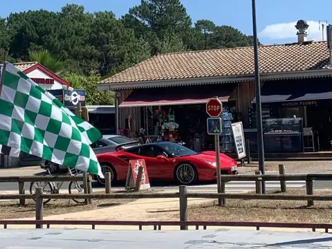 Ferrari 488 GTB (2015) spotted in Andernos-les-Bains, France