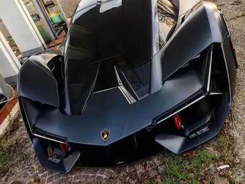 Lamborghini Veneno (2014) spotted in Prague, Czechia