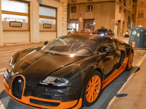 Bugatti Veyron spotted in Bergamo