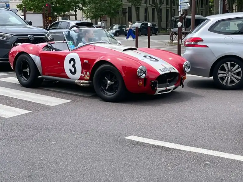 Shelby Cobra spotted in Versailles