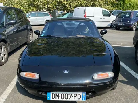 Mazda MX-5 Miata (1990) spotted in Marmande, France