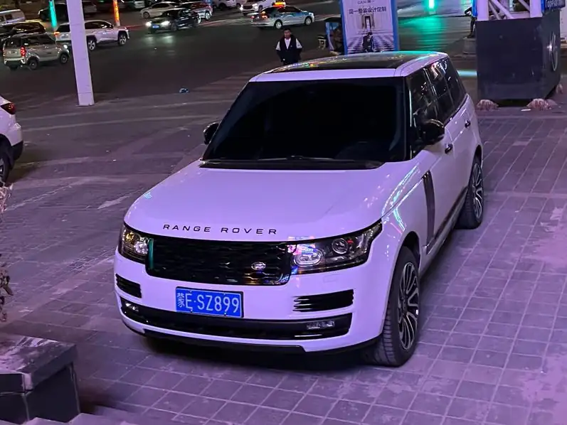 Land Rover Range Rover (2020) spotted in Manzhouli, China