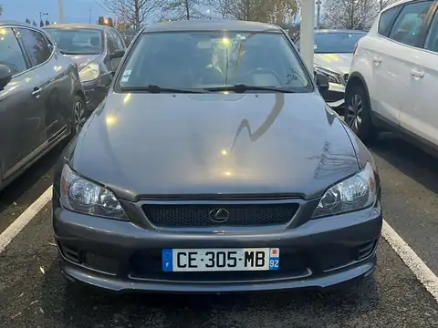 Lexus IS 200 (2000) spotted in Lille, France