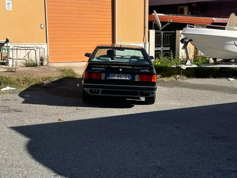 Maserati 222 (1990) spotted in Siderno, Italy