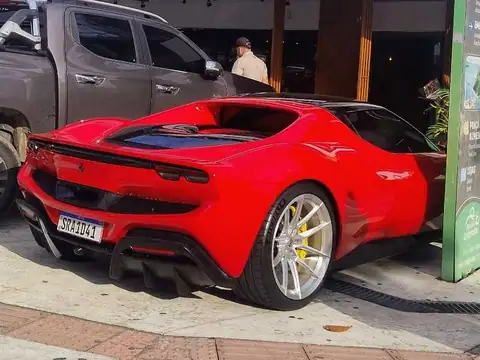 Ferrari SF90 Stradale (2020) spotted in Balneário Camboriú, Brazil