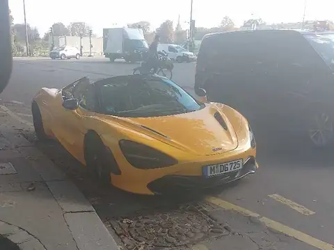 McLaren 720S spotted in Paris