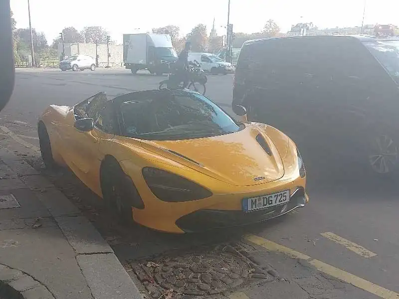 McLaren 720S (2017) spotted in Paris, France