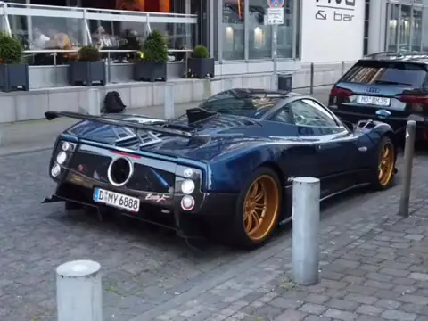 Pagani Zonda (2005) spotted in Düsseldorf, Germany