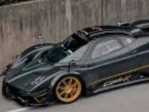 Pagani Zonda (2010) spotted in Baku, Azerbaijan