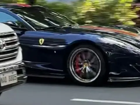Ferrari F12 Berlinetta (2012) spotted in Pasig City, Philippines