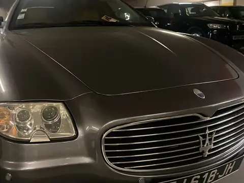 Maserati Quattroporte (2004) spotted in Saint-Malo, France