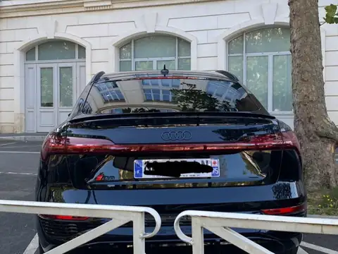 Audi e-tron (2020) spotted in Paris, France