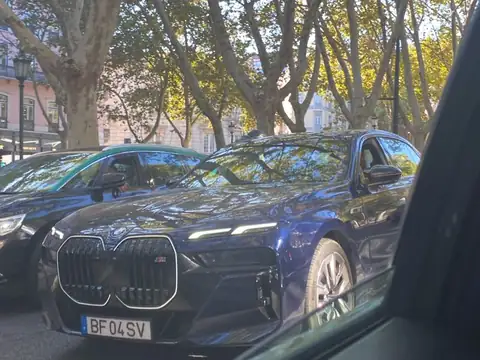 BMW 7 Series (2023) spotted in Lisbon, Portugal