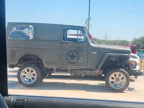 Jeep M715 (1967) spotted in Kansas City, United States