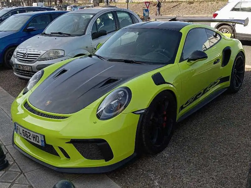 Porsche 911 GT2 RS (2018) spotted in Tours, France