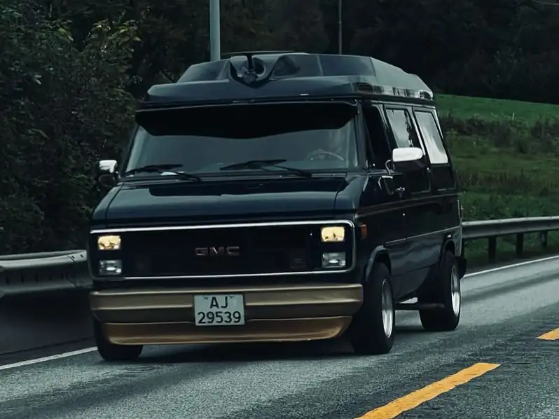 GMC Safari (1990) spotted in Sandnes, Norway