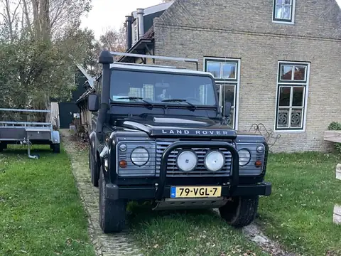 Land Rover Defender (2015) spotted in Midsland, The Netherlands