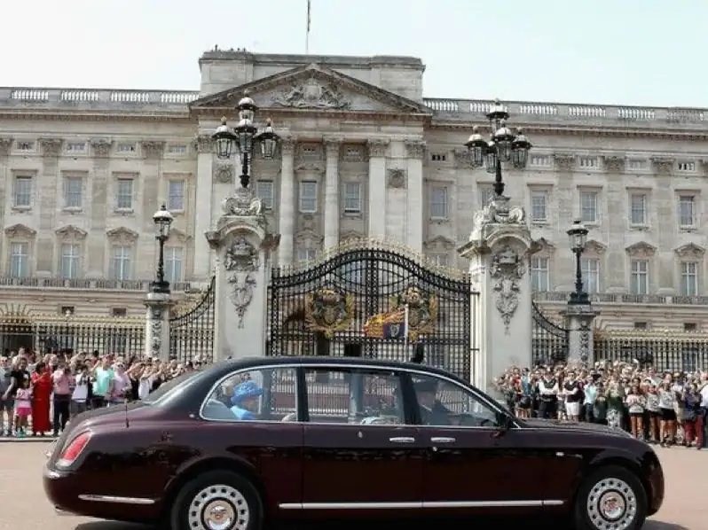 Bentley State Limousine (2002) spotted in London, United Kingdom