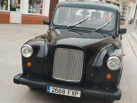 Austin FX4 (1970) spotted in Huelva, Spain