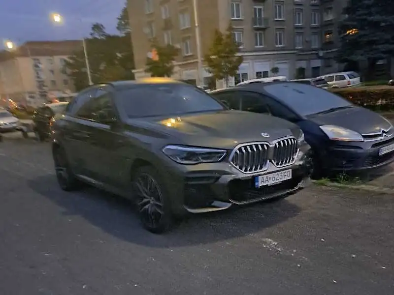 BMW X6 (2021) spotted in Banská Bystrica, Slovakia