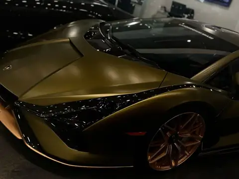 Lamborghini Veneno spotted in Miami Beach