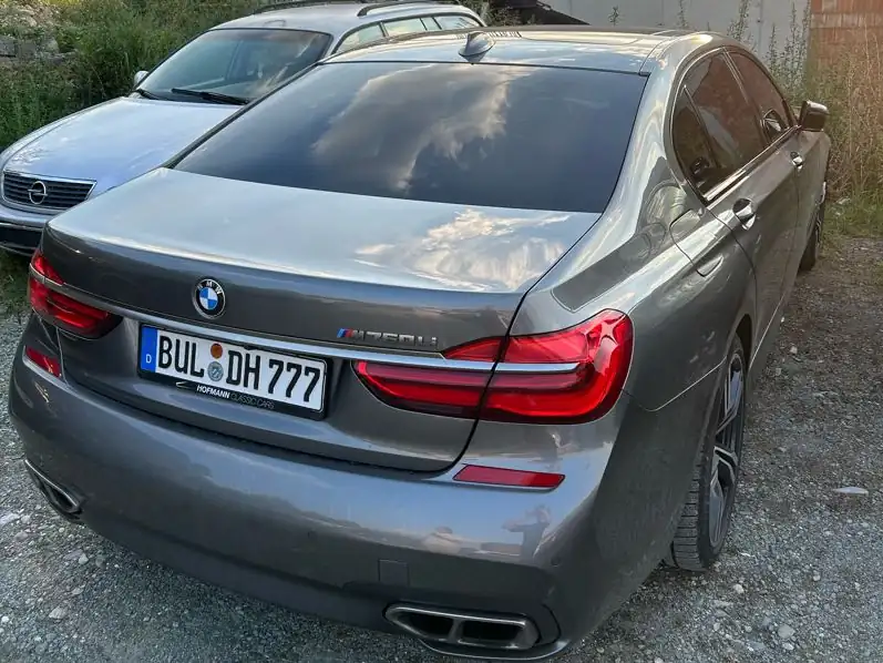 BMW M760i (2017) spotted in Deçan, Kosovo