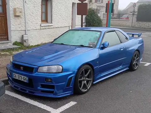 Nissan GT-R R34 spotted in Marne La Vallée
