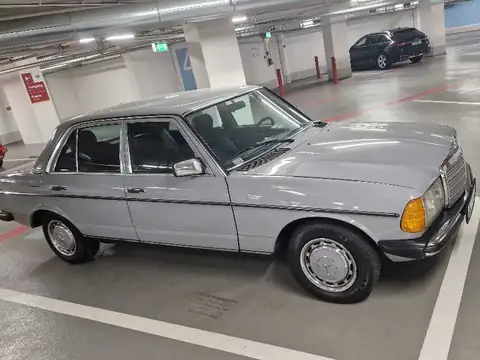 Mercedes-Benz 280E (1985) spotted in Berlin, Germany