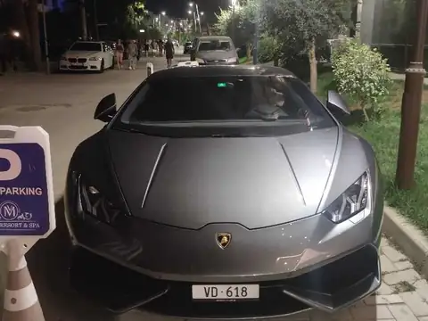 Lamborghini Huracán (2020) spotted in Durrës, Albania