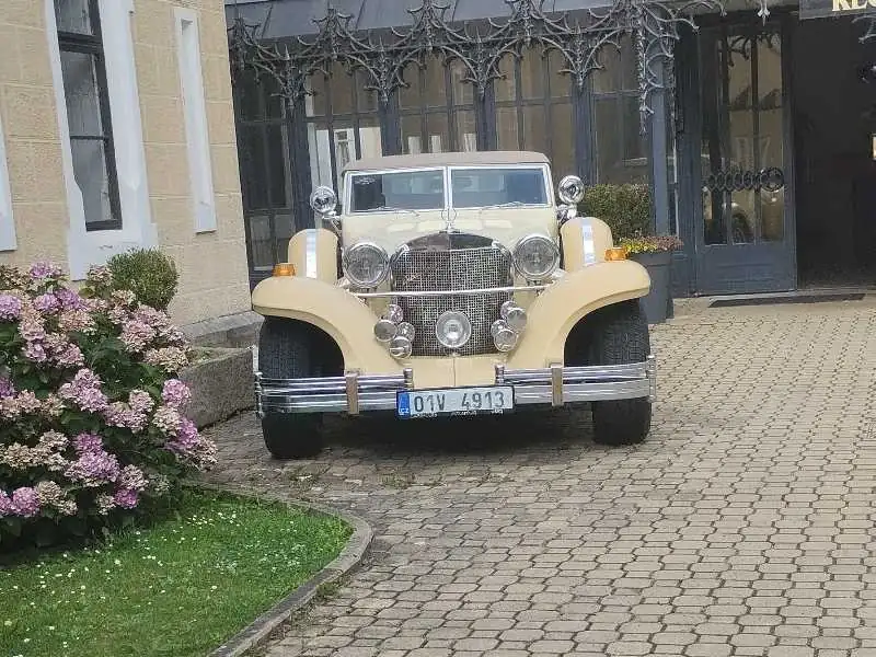 Excalibur Series V Phaeton (1980) spotted in Dačice, Czechia