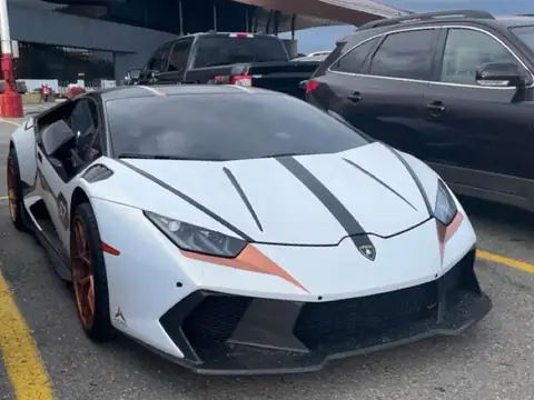Lamborghini Huracán (2014) spotted in Calgary, Canada
