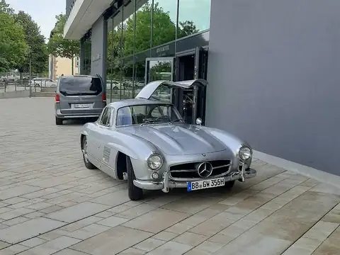 Mercedes-Benz 300SL spotted in Sindelfingen