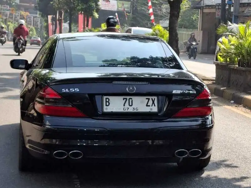 Mercedes-Benz SL55 AMG (2003) spotted in South Tangerang, Indonesia