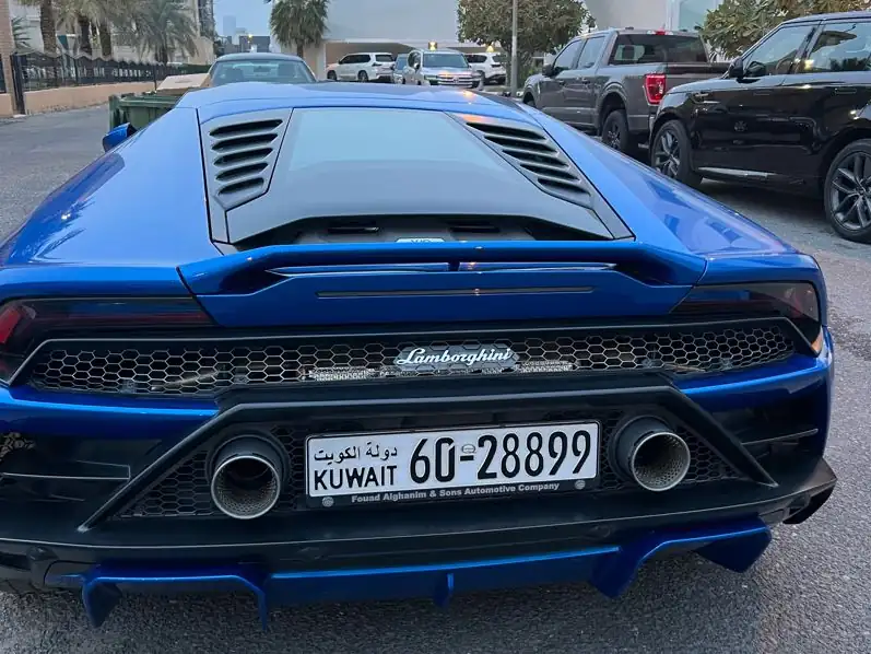 Lamborghini Huracán spotted in Ḩawallī