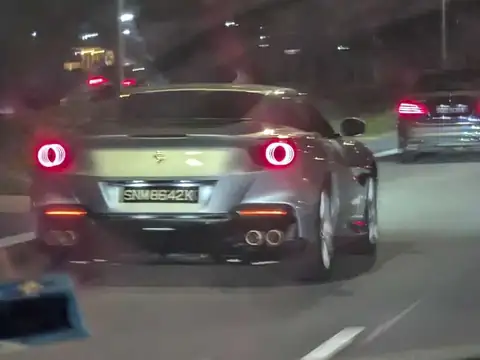 Ferrari GTC4Lusso (2016) spotted in Singapore, Singapore