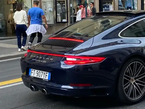 Porsche 911 Carrera S (2018) spotted in Rome, Italy
