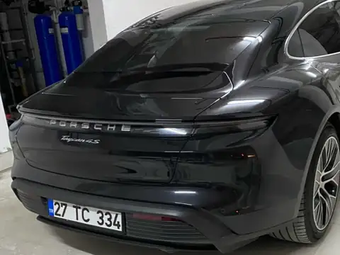 Porsche Taycan 4S (2020) spotted in Gaziantep, Turkey