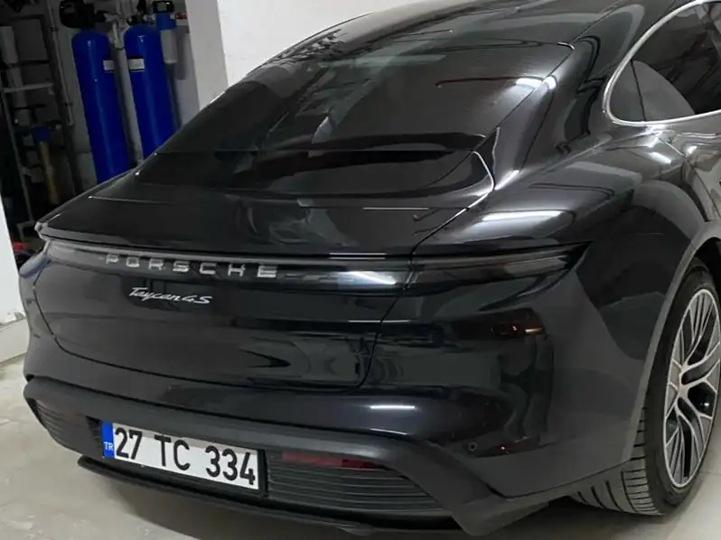 Porsche Taycan 4S (2020) spotted in Gaziantep, Turkey