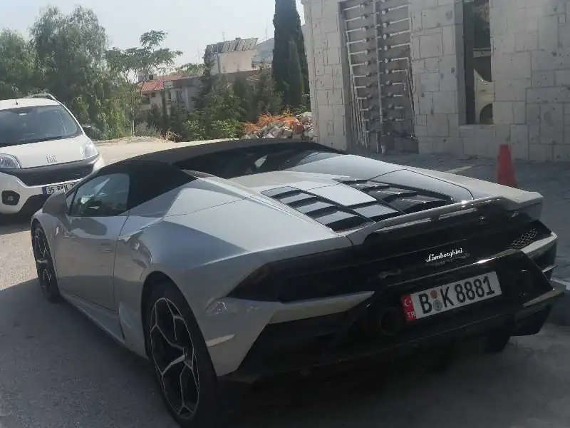 Lamborghini Huracán (2020) spotted in Çeşme, Turkey