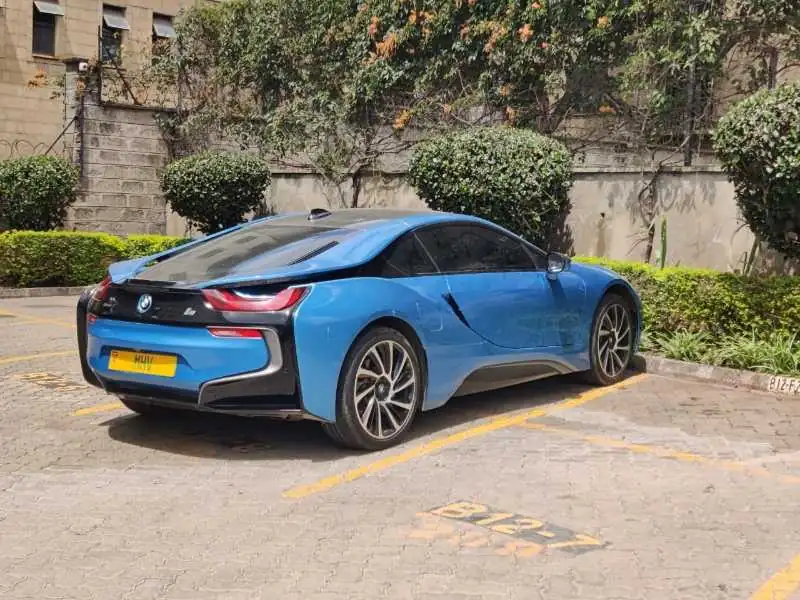 BMW i8 (2015) spotted in Nairobi, Kenya